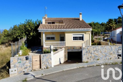 Casa a Amposta, Tarragona, Spagna 4 camere da letto, 271 mq. N° 153077