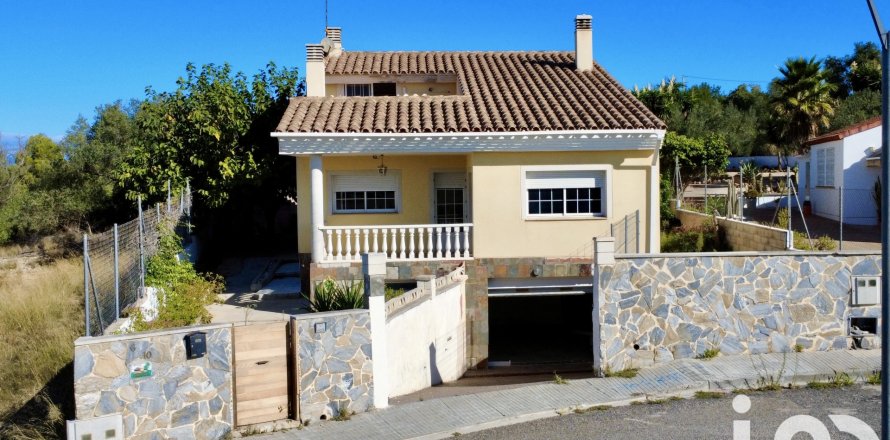 Dom w Amposta, Tarragona, Hiszpania 4 sypialnie, 271 mkw. nr 153077