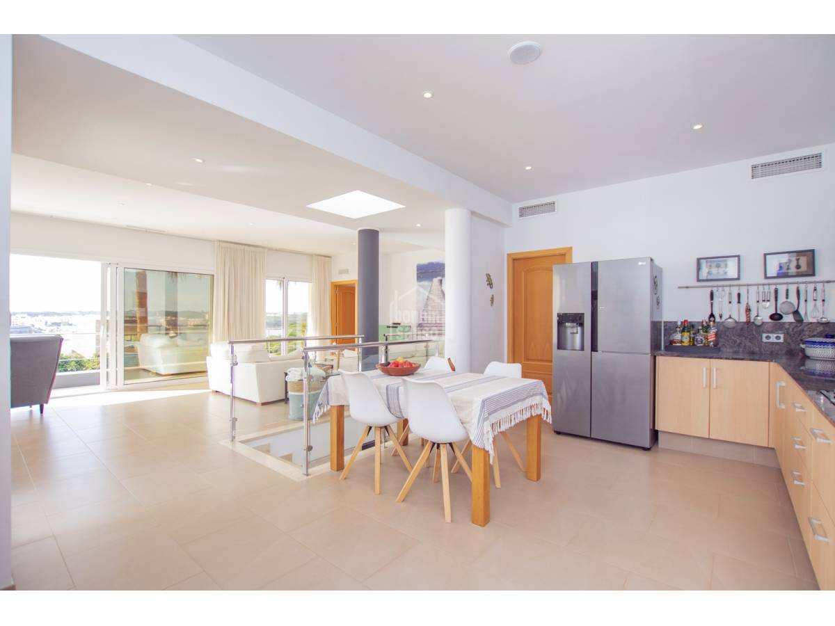 Villa i Mahon, Menorca, Spanien 5 sovrum, 218 kvm. Nr. 65254