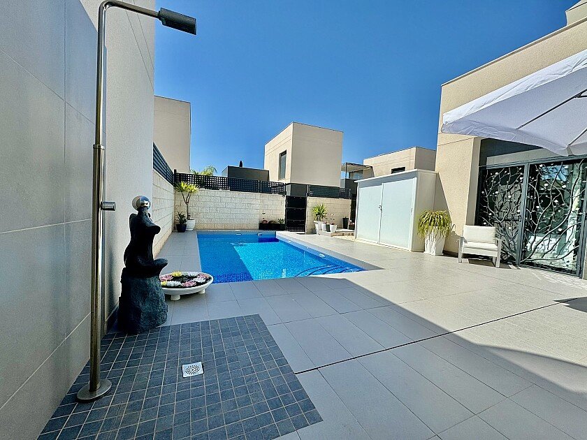 Villa in Rojales, Alicante, Spain 2 bedrooms, 133 sq.m. No. 103317