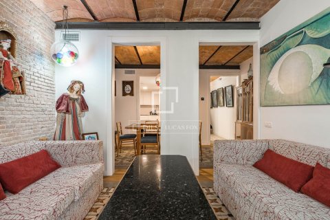 Apartamento en Barcelona, España 4 dormitorios, 146 m2 No. 193677