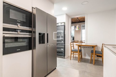 Продажа квартиры в Барселона, Испания 4 спальни, 146м2 №193677 - фото 14