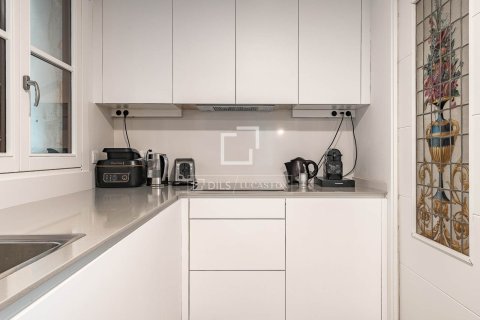 Продажа квартиры в Барселона, Испания 4 спальни, 146м2 №193677 - фото 15
