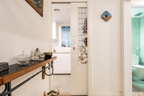 Продажа квартиры в Барселона, Испания 4 спальни, 146м2 №193677 - фото 19