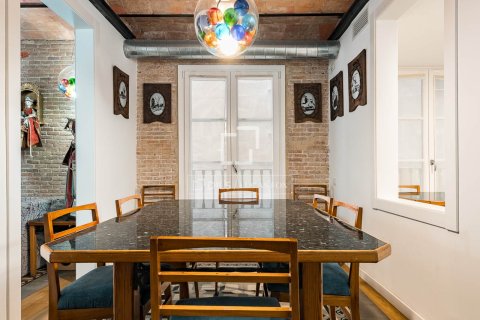 Продажа квартиры в Барселона, Испания 4 спальни, 146м2 №193677 - фото 9