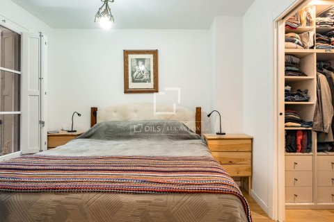 Продажа квартиры в Барселона, Испания 4 спальни, 146м2 №193677 - фото 28
