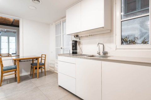 Продажа квартиры в Барселона, Испания 4 спальни, 146м2 №193677 - фото 16