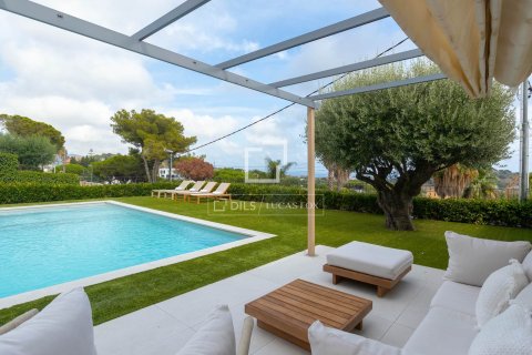 Villa in vendita a Tiana, Barcelona, Spagna 5 camere da letto, 486 mq. N° 193679 - foto 1