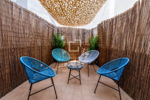 Apartamento en venta en Sitges, Barcelona, España 2 dormitorios, 76 m2 No. 193681 - foto 3