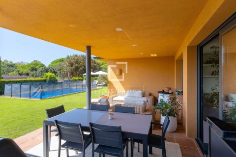 Villa for sale in Sant Vicenc De Montalt, Barcelona, Spain 4 bedrooms, 220 sq.m. No. 193678 - photo 12