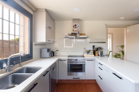 Villa for sale in Sant Vicenc De Montalt, Barcelona, Spain 4 bedrooms, 220 sq.m. No. 193678 - photo 16