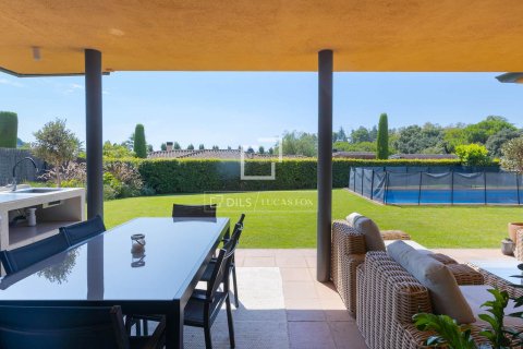 Villa for sale in Sant Vicenc De Montalt, Barcelona, Spain 4 bedrooms, 220 sq.m. No. 193678 - photo 11