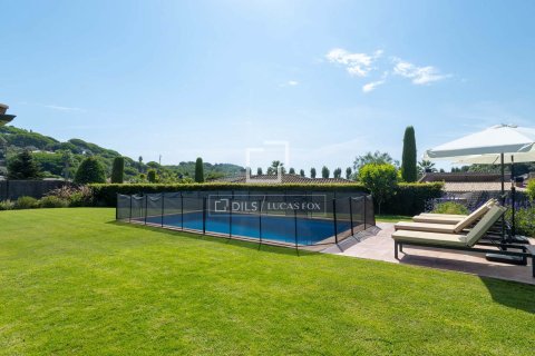 Villa for sale in Sant Vicenc De Montalt, Barcelona, Spain 4 bedrooms, 220 sq.m. No. 193678 - photo 5