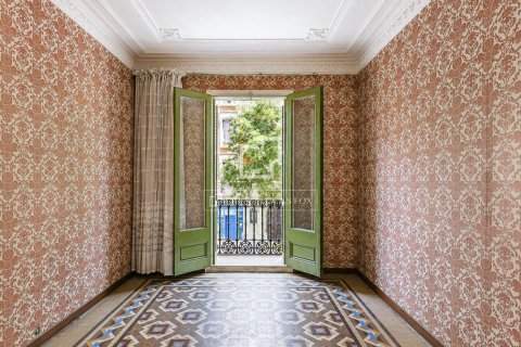 Apartamento en Barcelona, España 5 dormitorios, 106 m2 No. 193676