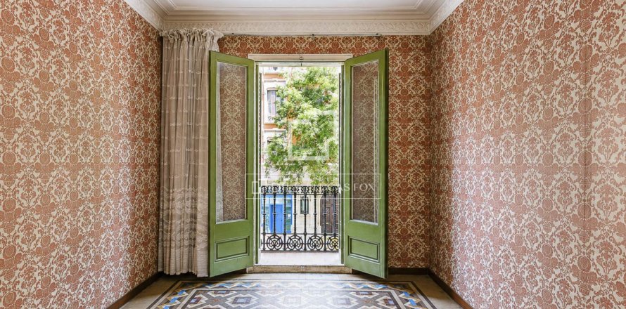Apartamento en Barcelona, España 5 dormitorios, 106 m2 No. 193676