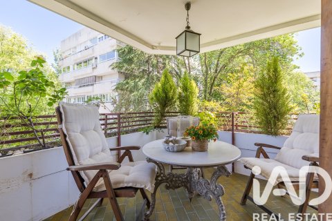 Wohnung zum Verkauf in Madrid, Spanien 5 Schlafzimmer, 325 m2 Nr. 188298 - Foto 9