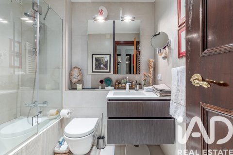 Wohnung zum Verkauf in Madrid, Spanien 5 Schlafzimmer, 325 m2 Nr. 188298 - Foto 23