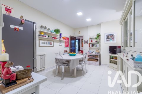 Wohnung zum Verkauf in Madrid, Spanien 5 Schlafzimmer, 325 m2 Nr. 188298 - Foto 15