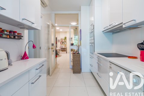 Wohnung zum Verkauf in Madrid, Spanien 5 Schlafzimmer, 325 m2 Nr. 188298 - Foto 16
