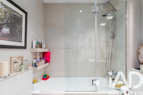 Wohnung zum Verkauf in Madrid, Spanien 5 Schlafzimmer, 325 m2 Nr. 188298 - Foto 25