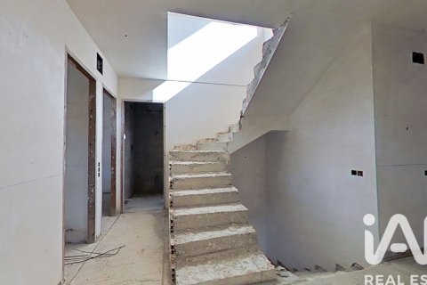 House à vendre à Bellvei, Tarragona, Espagne, 7 chambres, 320 m2 No. 188302 - photo 12