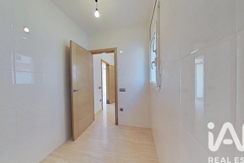 House for sale in Bellvei, Tarragona, Spain 5 bedrooms, 215 sq.m. No. 188301 - photo 8