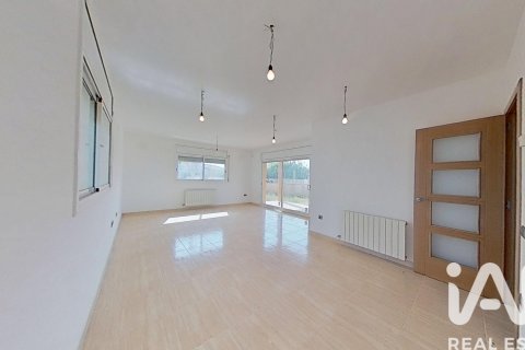 House for sale in Bellvei, Tarragona, Spain 5 bedrooms, 215 sq.m. No. 188301 - photo 14
