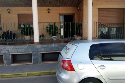 Villa for sale Pilar de la Horadada, Alicante, Spain 4 bedrooms, 220 sq.m. No. 115039 - photo 3
