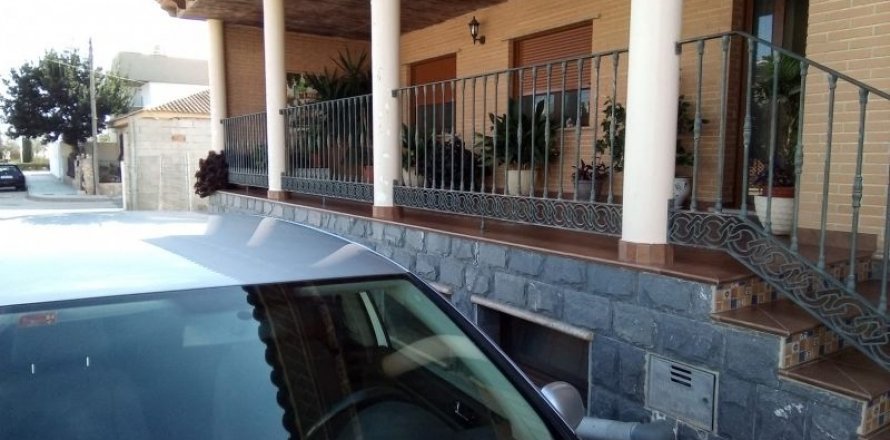 Villa Pilar de la Horadada, Alicante, Spain 4 bedrooms, 220 sq.m. No. 115039