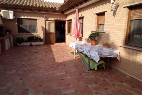 Villa for sale Pilar de la Horadada, Alicante, Spain 4 bedrooms, 220 sq.m. No. 115039 - photo 23