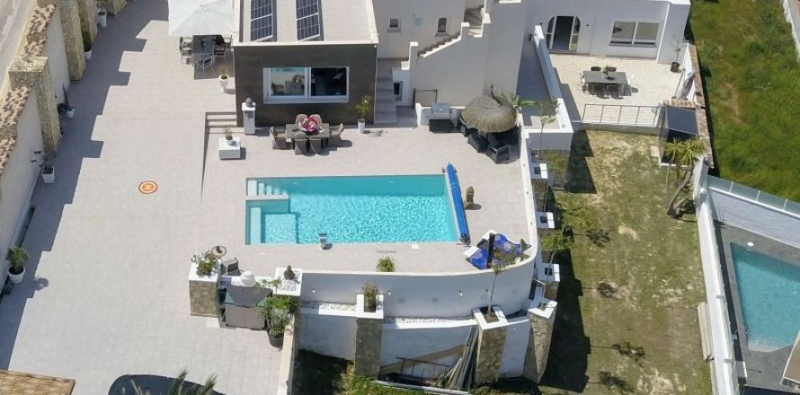 Villa Ciudad Quesada, Alicante, Spain 6 bedrooms,  No. 115034