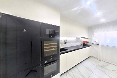 Lägenhet till salu i San Pedro del Pinatar, Murcia, Spanien 2 sovrum, 92 kvm. Nr. 155932 - foto 4