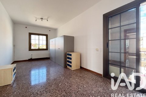 Talo myytävänä Roda de Berà, Tarragona, Espanja, 7 makuuhuonetta, 235 m2 No. 152261 - kuva 18