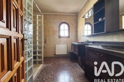 Talo myytävänä Roda de Berà, Tarragona, Espanja, 7 makuuhuonetta, 235 m2 No. 152261 - kuva 20