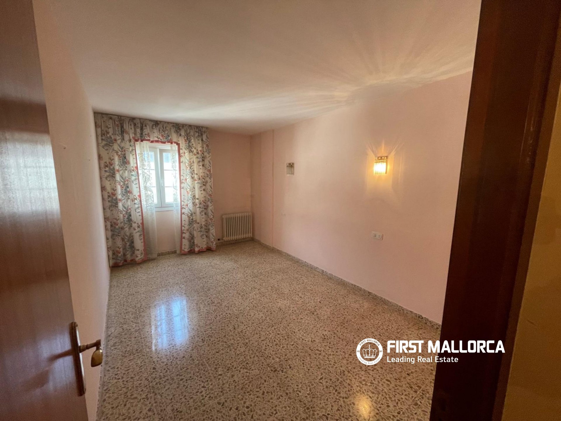 Apartment in Palma de Majorca, Mallorca, Spain 5 bedrooms, 139 sq.m. No. 195391