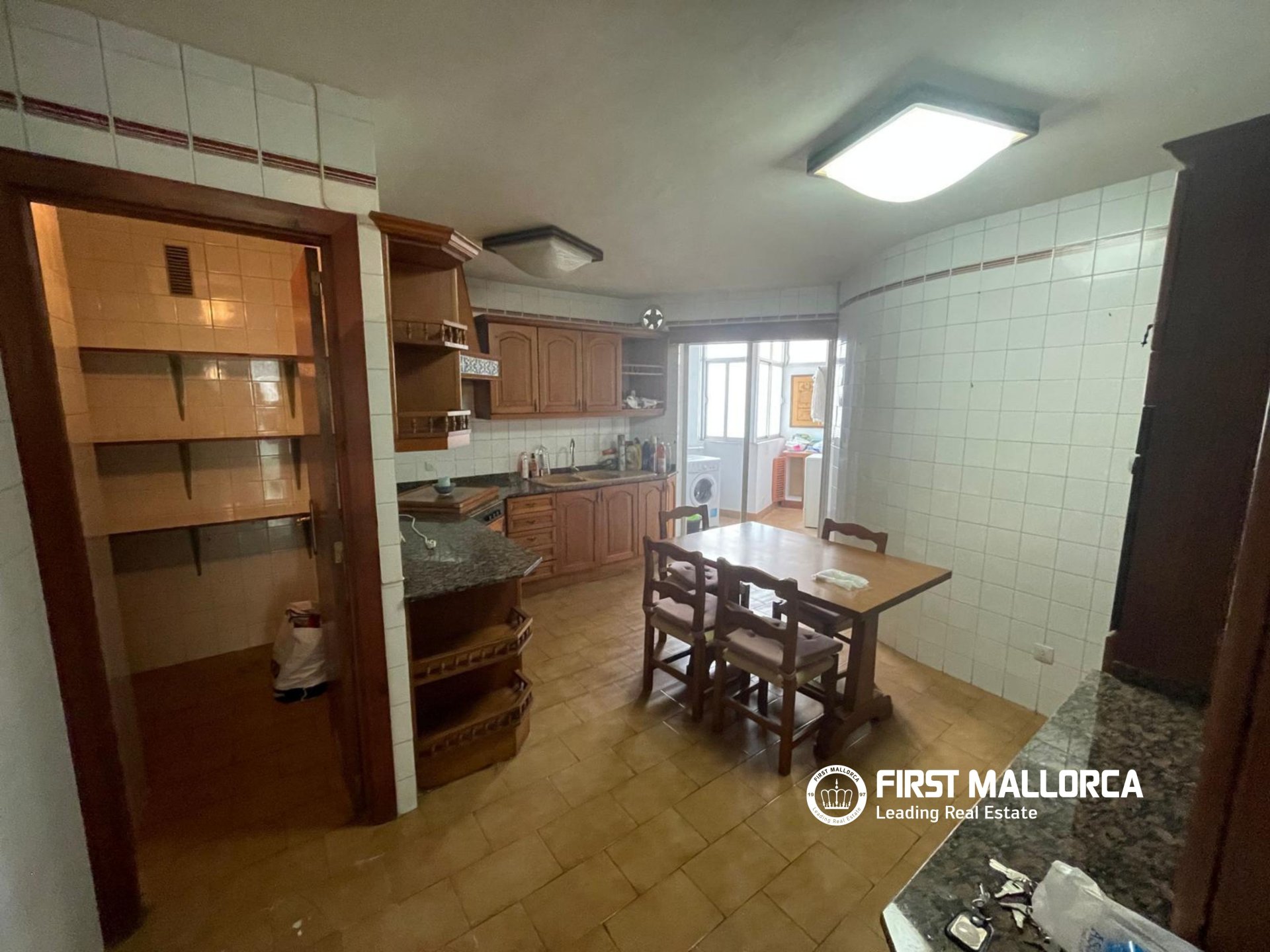 Apartment in Palma de Majorca, Mallorca, Spain 5 bedrooms, 139 sq.m. No. 195391