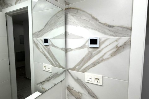 Lägenhet till salu i Torrevieja, Alicante, Spanien 2 sovrum, 92 kvm. Nr. 161489 - foto 18