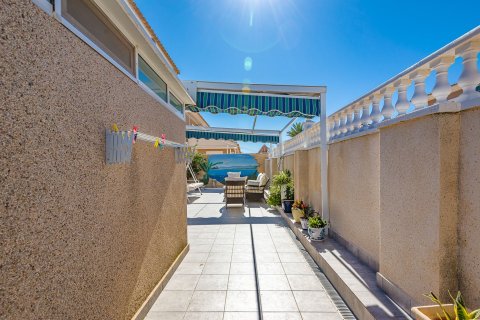 Huvila myytävänä Torrevieja, Alicante, Espanja, 5 makuuhuonetta, 135 m2 No. 161486 - kuva 19