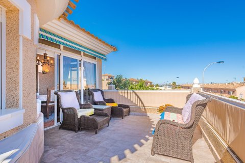 Huvila myytävänä Torrevieja, Alicante, Espanja, 5 makuuhuonetta, 135 m2 No. 161486 - kuva 9