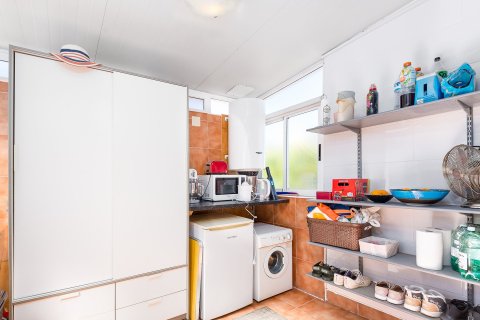 Huvila myytävänä Torrevieja, Alicante, Espanja, 5 makuuhuonetta, 135 m2 No. 161486 - kuva 13