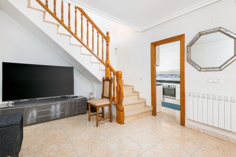 Huvila myytävänä Torrevieja, Alicante, Espanja, 5 makuuhuonetta, 135 m2 No. 161486 - kuva 30