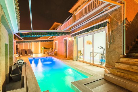 Huvila myytävänä Torrevieja, Alicante, Espanja, 5 makuuhuonetta, 135 m2 No. 161486 - kuva 3