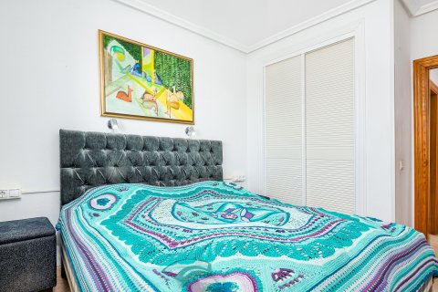 Huvila myytävänä Torrevieja, Alicante, Espanja, 5 makuuhuonetta, 135 m2 No. 161486 - kuva 14