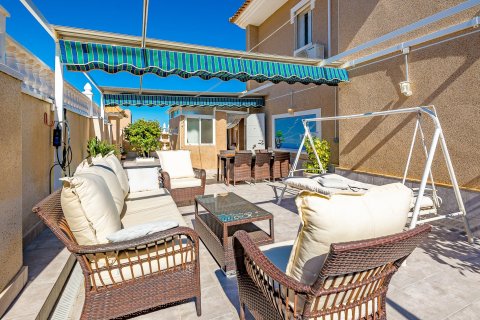 Huvila myytävänä Torrevieja, Alicante, Espanja, 5 makuuhuonetta, 135 m2 No. 161486 - kuva 22