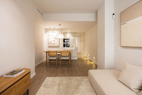 Apartamento en venta en Barcelona, España 3 dormitorios, 90 m2 No. 150323 - foto 3