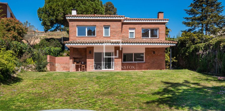 Villa à Bellaterra, Barcelona, Espagne 5 chambres, 303 m2 No. 150324