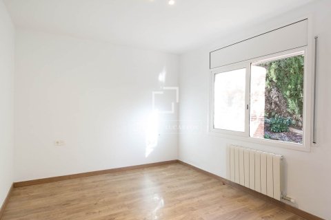 Villa for sale in Bellaterra, Barcelona, Spain 5 bedrooms, 303 sq.m. No. 150324 - photo 11