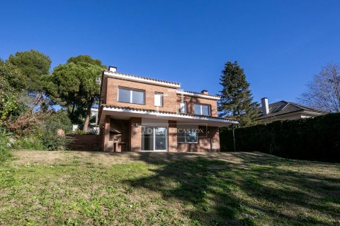 Villa for sale in Bellaterra, Barcelona, Spain 5 bedrooms, 303 sq.m. No. 150324 - photo 2