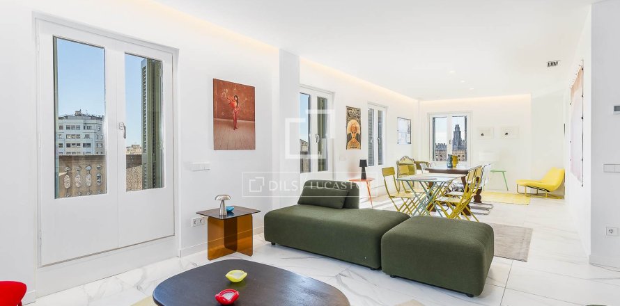 Ático en Barcelona, España 4 dormitorios, 230 m2 No. 150321