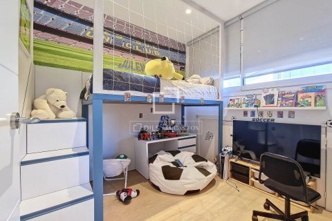 Villa for sale in Vilanova i la Geltru, Barcelona, Spain 4 bedrooms, 244 sq.m. No. 150327 - photo 21